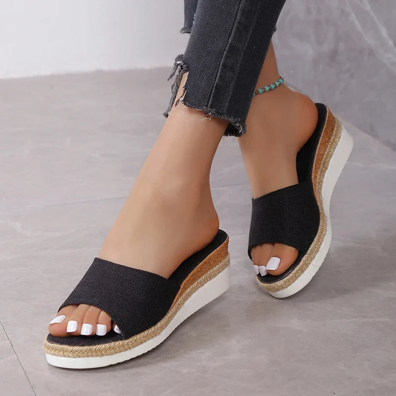 Jacy – Comfy Platform Sandals