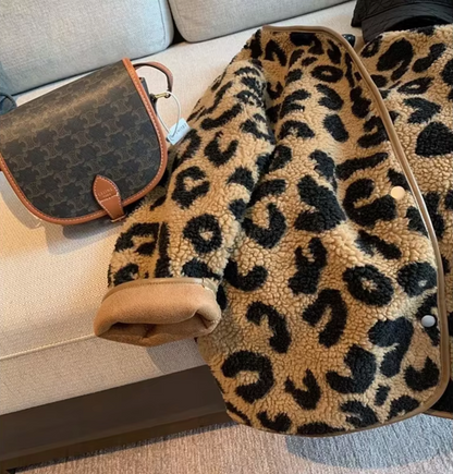 Alondra – Stylish Leopard Print Fleece Jacket