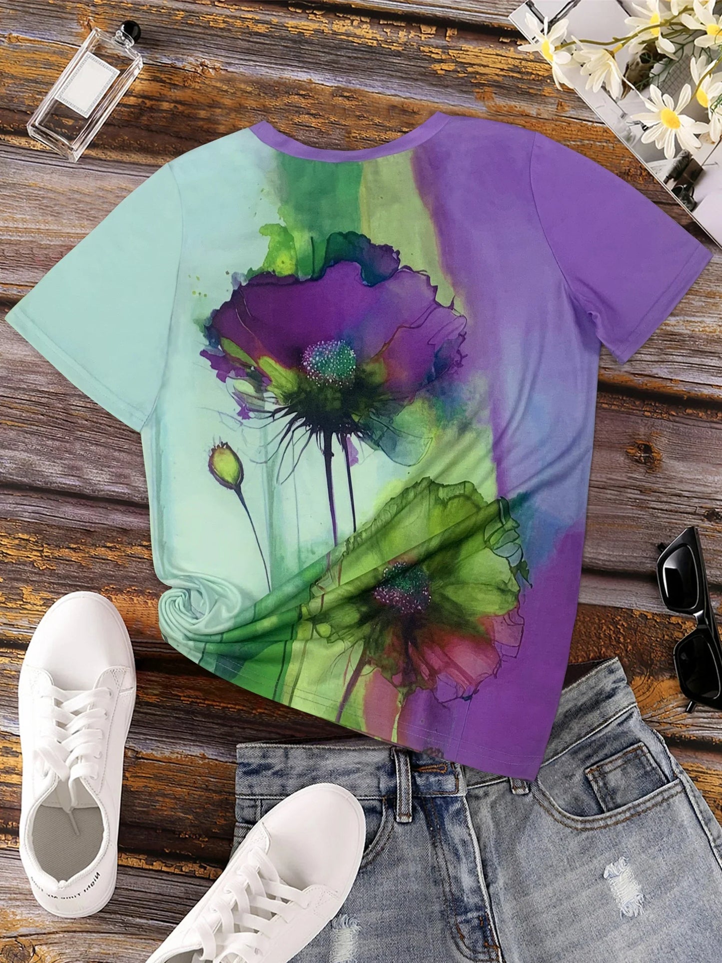 Damia – Creative T-shirt with floral print