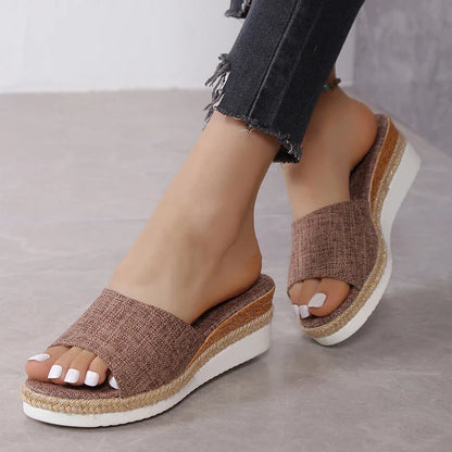 Jacy – Comfy Platform Sandals