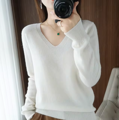 Wynn - V-neck Knitted Sweater