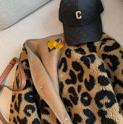 Alondra – Stylish Leopard Print Fleece Jacket