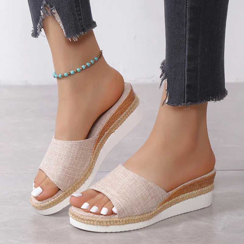 Jacy – Comfy Platform Sandals