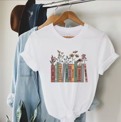 Deborah – T-shirt with Books and Flowers Print