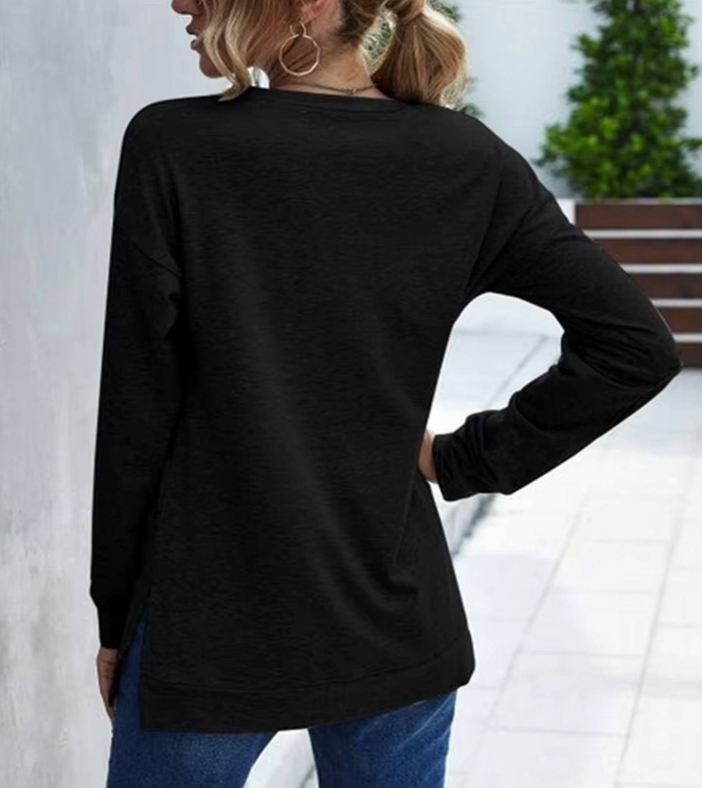 Kara – Stylish Long Sleeve Crew Neck T-Shirt