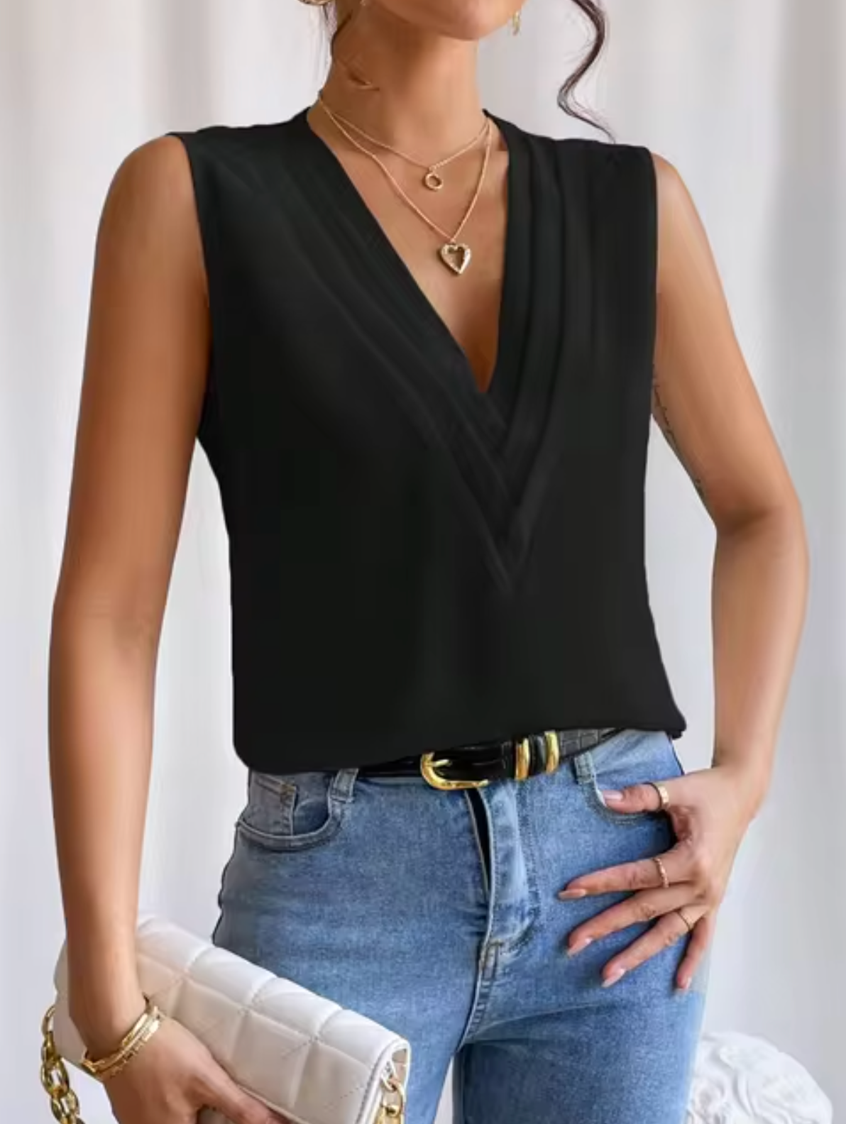 Maddie – Elegant V-neck Sleeveless Top