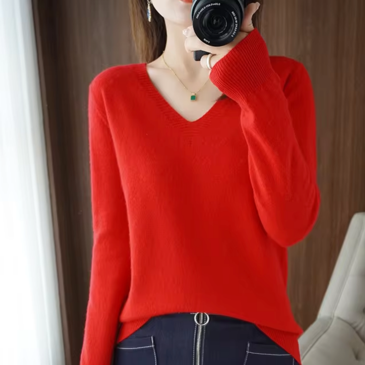 Wynn - V-neck Knitted Sweater