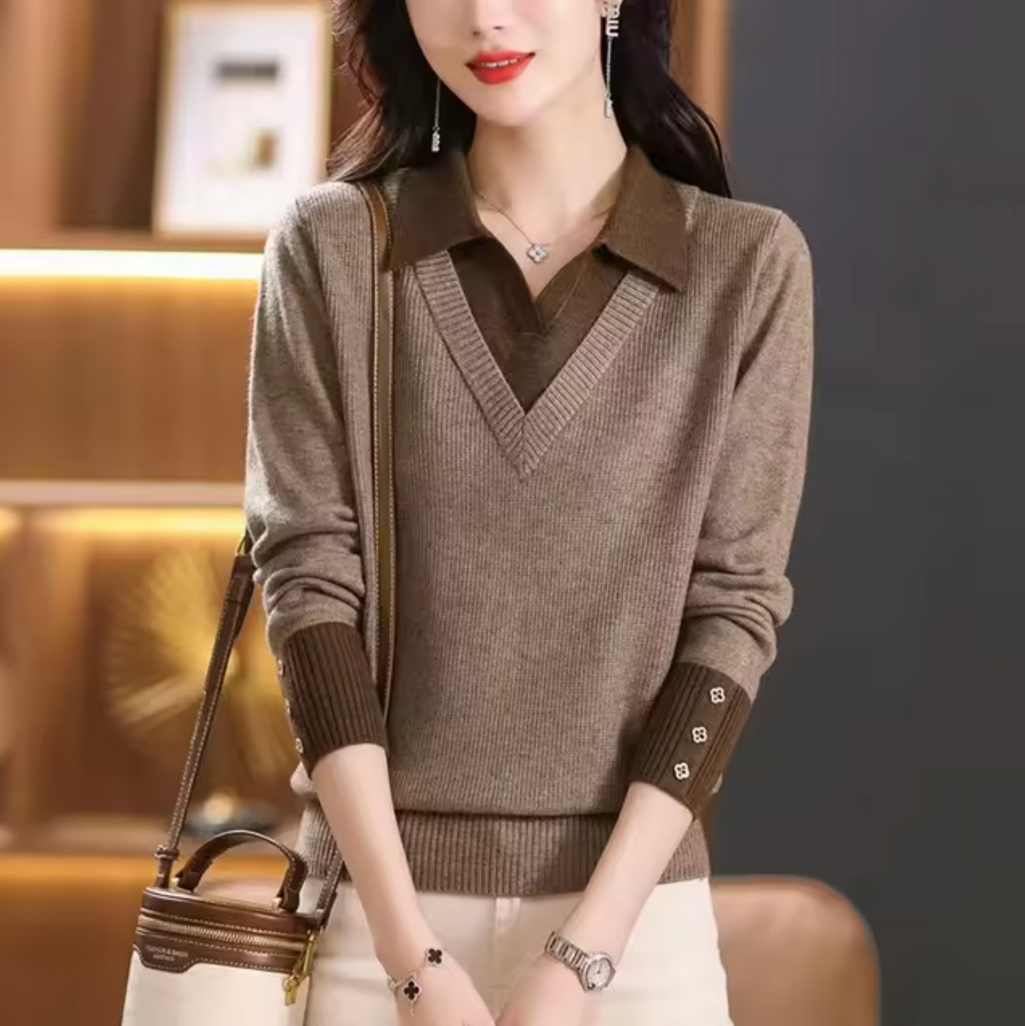 Ellie - Knitted V-neck Sweater