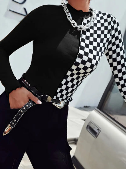 Aera – Elegant Checkered Long-sleeved Top