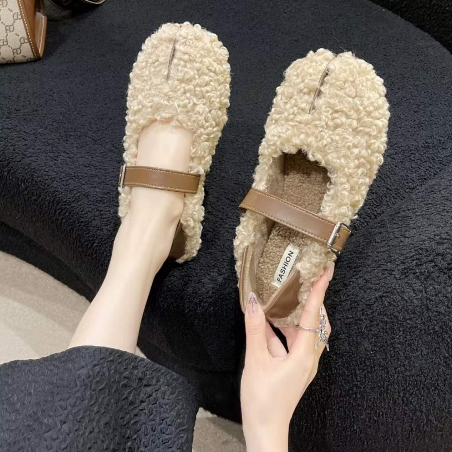 Heidi – Flat Fur Shoes