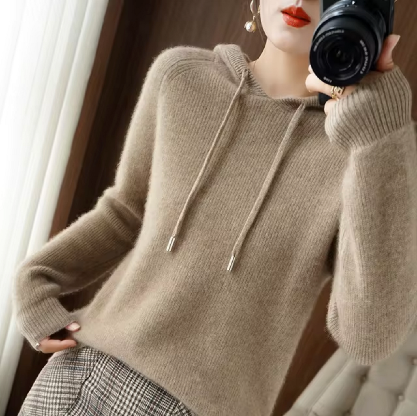 Cenna – Knitted Cashmere Hoodie