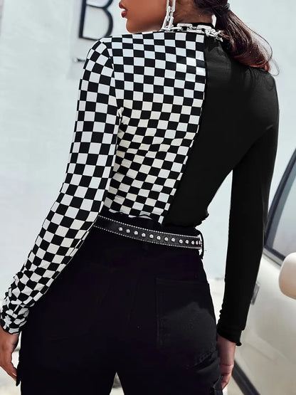 Aera – Elegant Checkered Long-sleeved Top