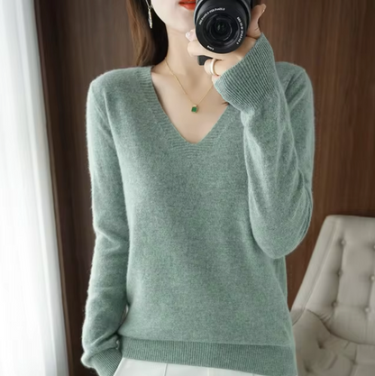 Wynn - V-neck Knitted Sweater