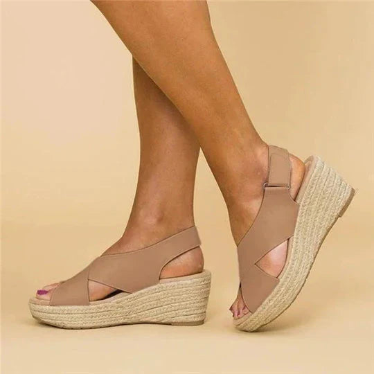 Nyx – Stylish wedge sandals