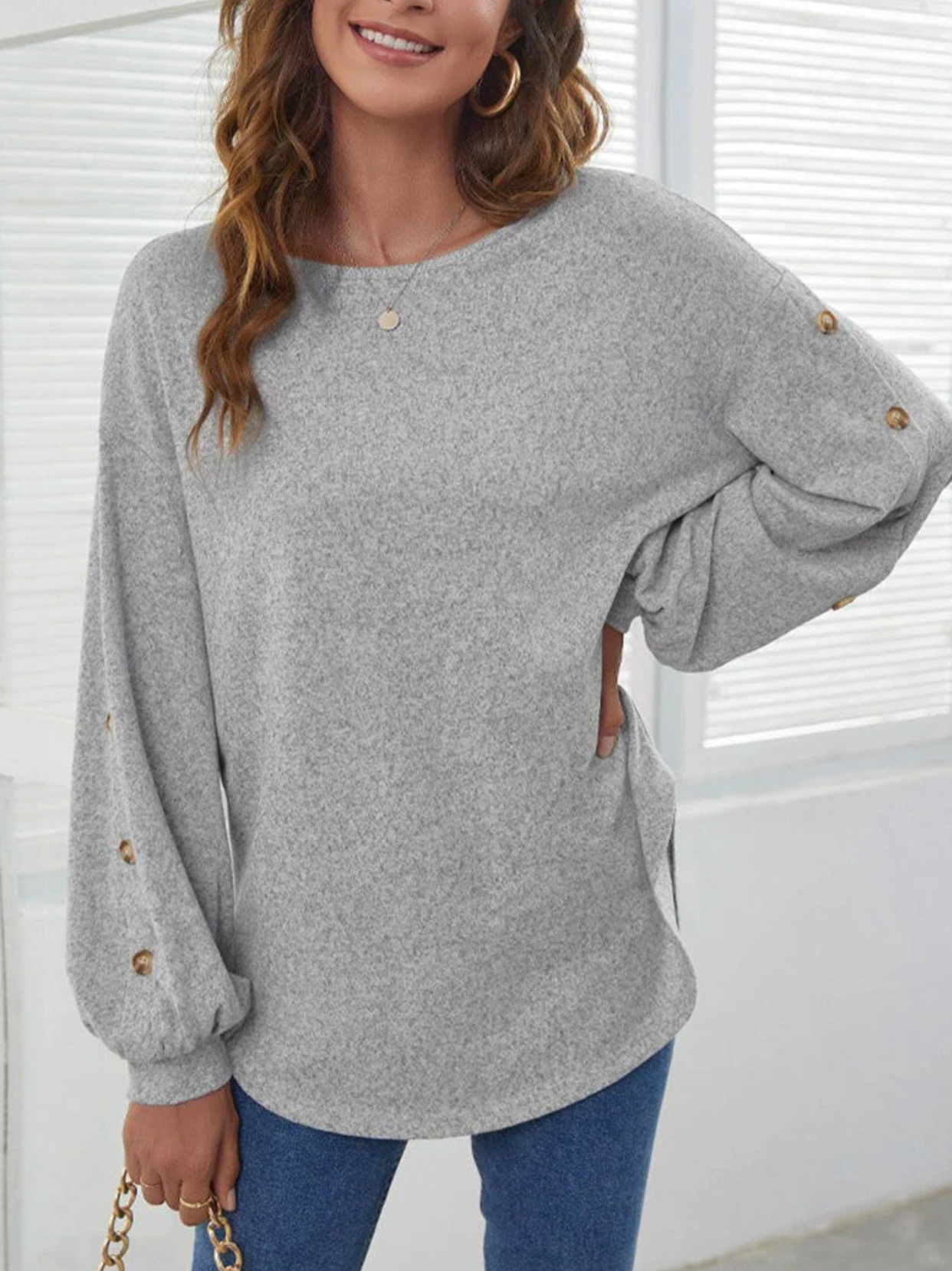 Laurell – Stylish Long-sleeved Blouse