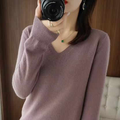 Wynn - V-neck Knitted Sweater