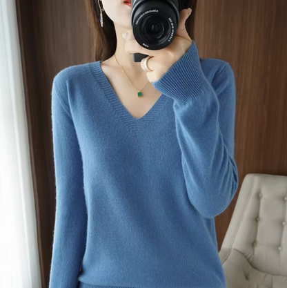 Wynn - V-neck Knitted Sweater