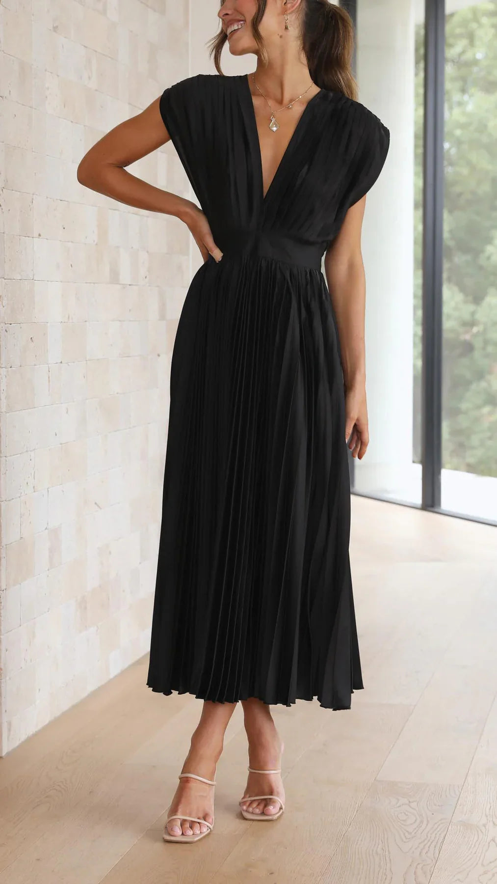 Eusebia – Elegant Pleated Dress