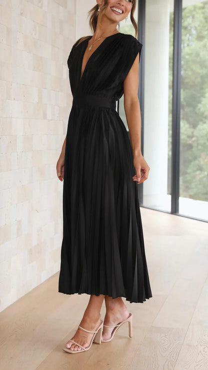 Eusebia – Elegant Pleated Dress