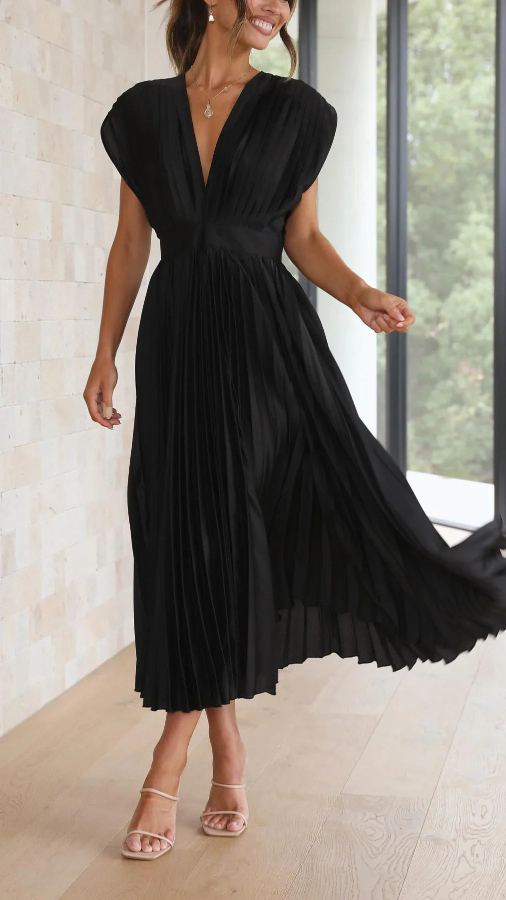 Eusebia – Elegant Pleated Dress