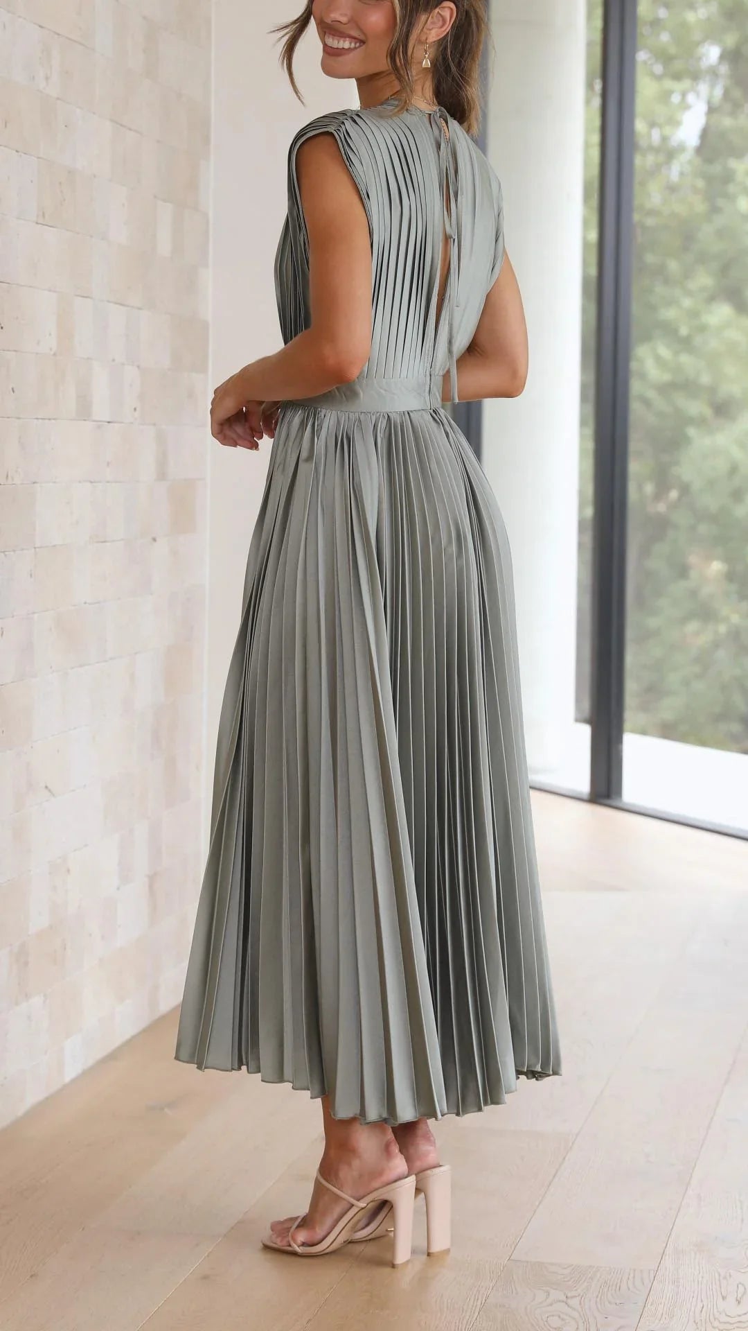 Eusebia – Elegant Pleated Dress