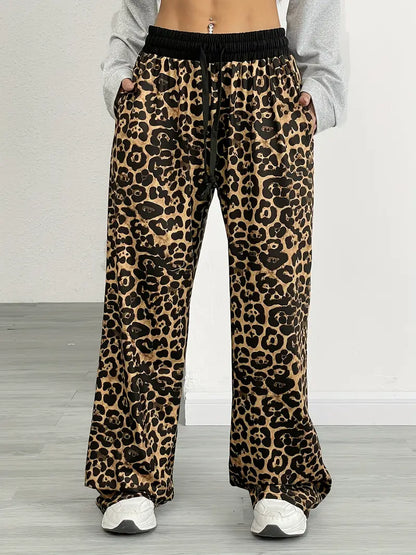 Eloise – Loose Leopard Print Pants