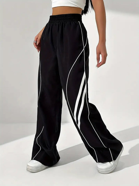 Phet – Sporty Wide-Leg Tracksuit Pants