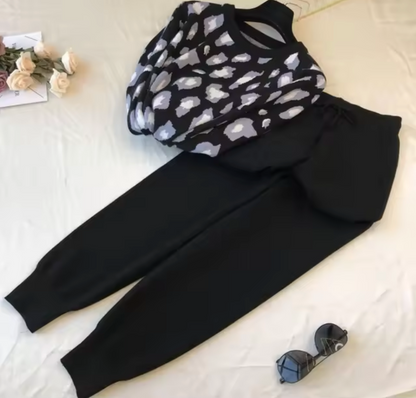 Martina – Cardigan and Trousers Set