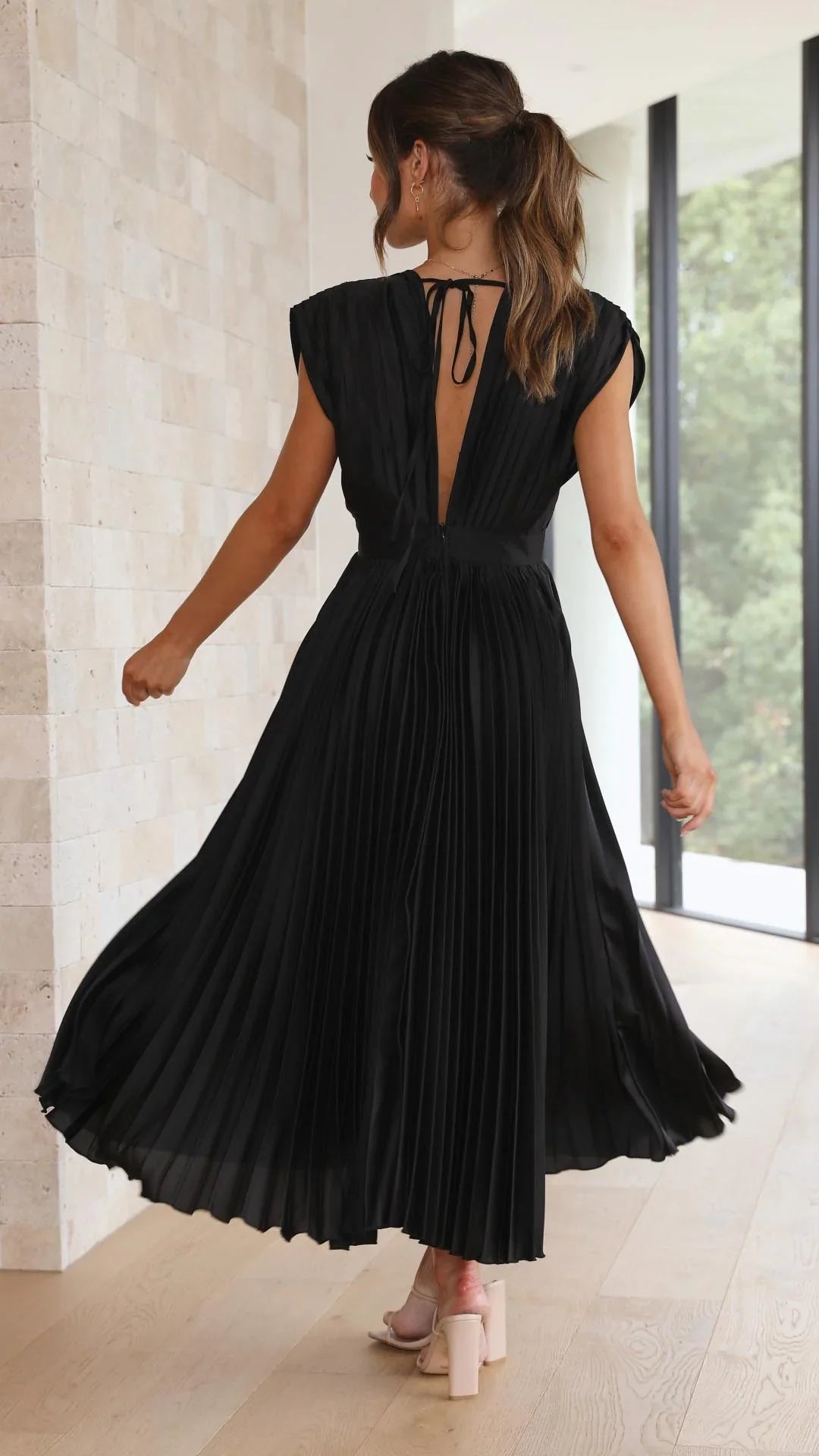 Eusebia – Elegant Pleated Dress