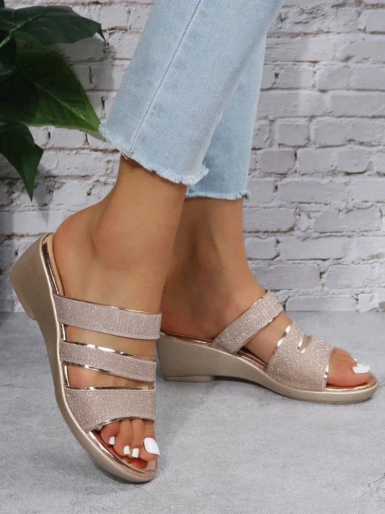 CORA - Orthopaedic wedge sandals