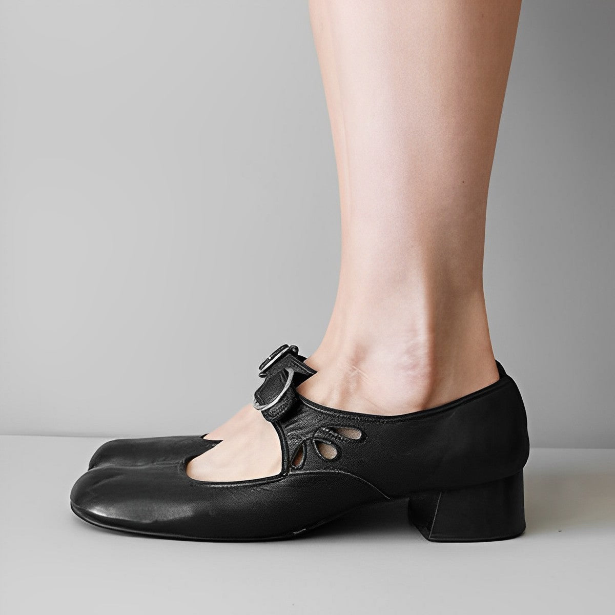 Velana - Buckle Shallow Single Shoes
